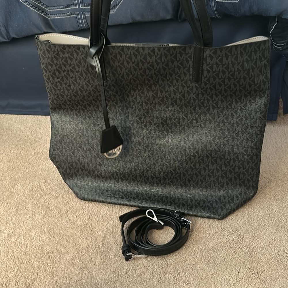Never used Michael kors tote with strap and wristlet